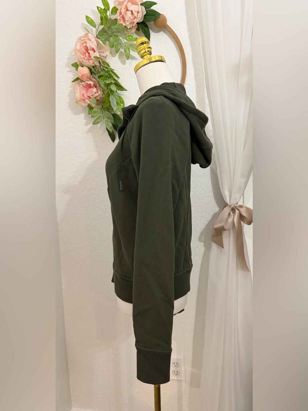 NEW Lululemon Huddle & Hustle Game Day Full Zip Hoodie Olive Camo Green Size 8 - Picture 6 of 9